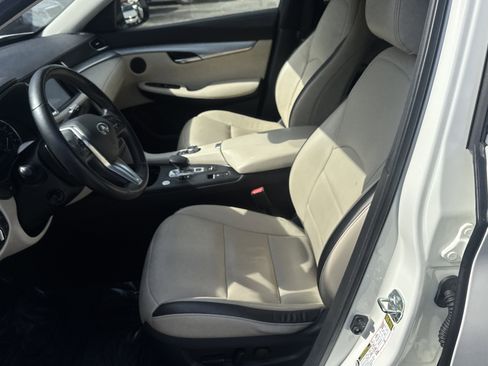 Used 2021 INFINITI QX50 Essential w/ Convenience Package image 9