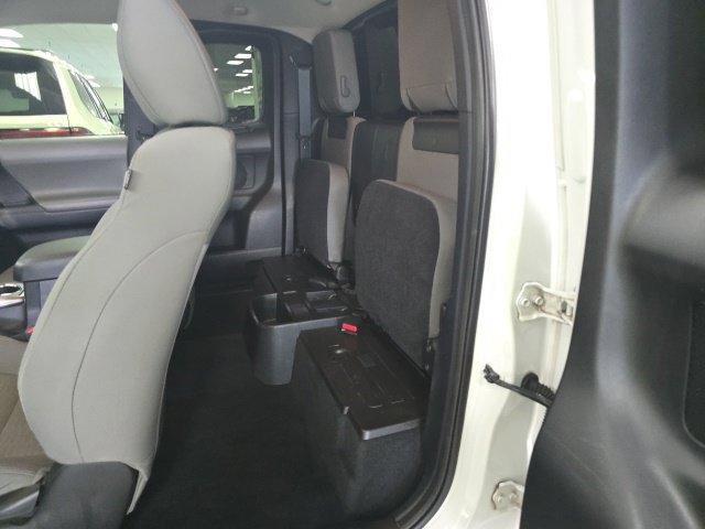 Used 2016 Toyota Tacoma SR5 RWD image 15