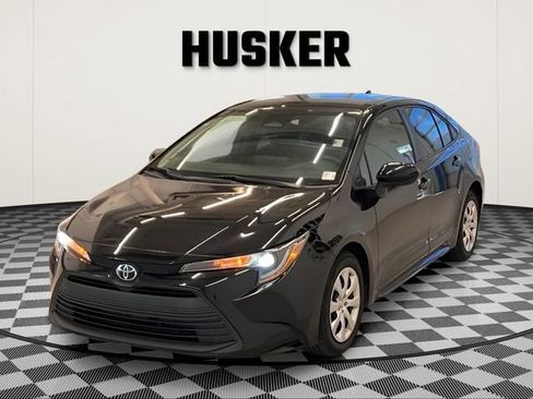 Used 2023 Toyota Corolla LE FWD image 4