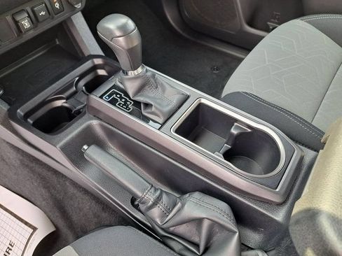 Used 2023 Toyota Tacoma TRD Off-Road AWD/4WD image 20
