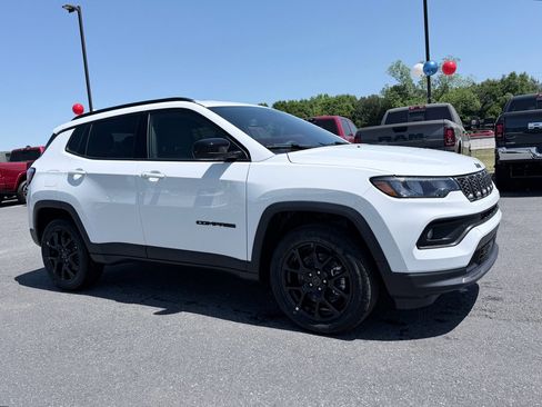 New 2026 Jeep Compass Latitude image 3