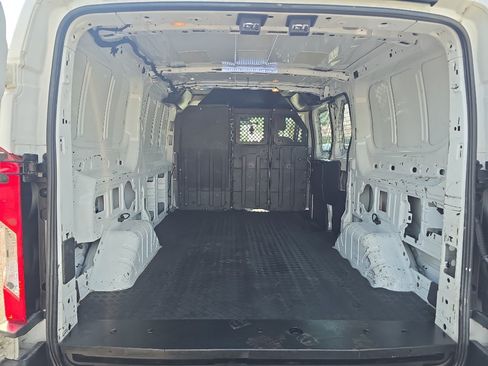 Used 2016 Ford Transit 250 130 Low Roof RWD image 10