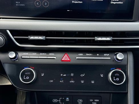 Used 2025 Hyundai Sonata SEL FWD image 11