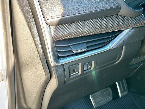 Used 2020 Cadillac XT4 Sport w/ Cold Weather Package image 10