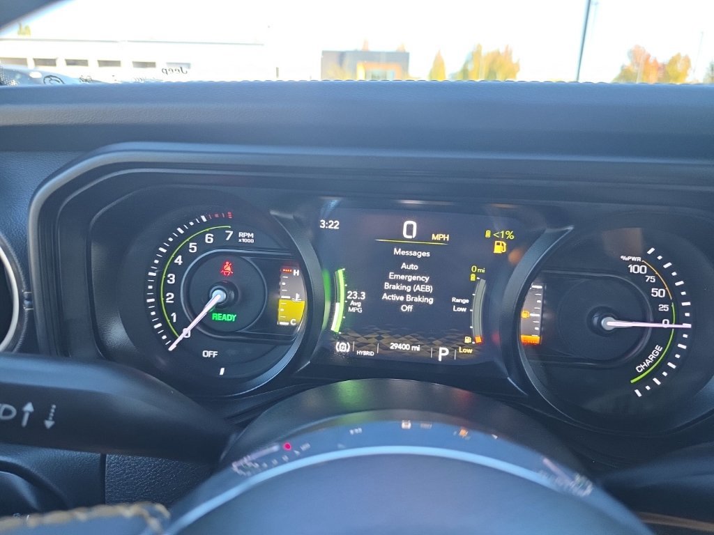 Used 2024 Jeep Wrangler Unlimited Sahara w/ Technology Group AWD/4WD image 19