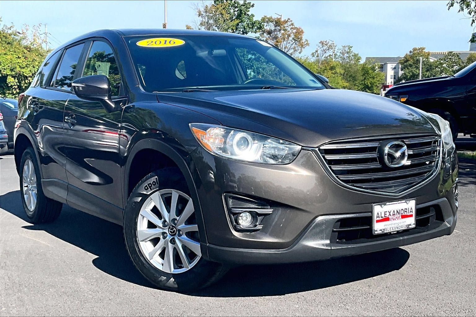 Used 2016 MAZDA CX-5 Touring w/ Bose/Moonroof Package FWD image 2