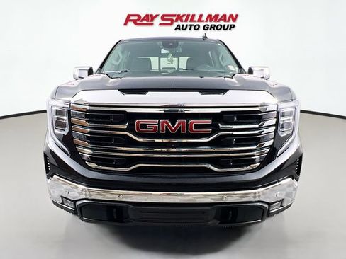 Used 2022 GMC Sierra 1500 SLT w/ SLT Premium Plus Package AWD/4WD image 2