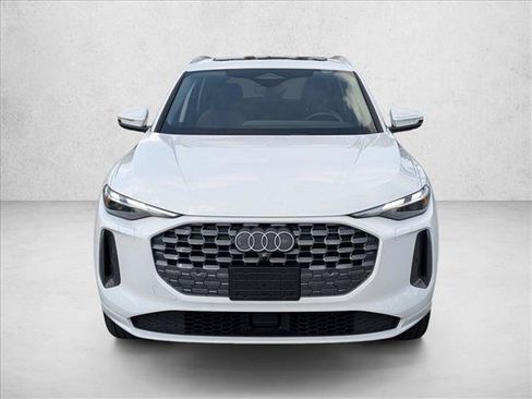 Certified 2025 Audi Q5 Premium w/ Convenience Package AWD/4WD image 2