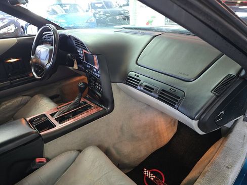 Used 1995 Chevrolet Corvette Coupe image 11