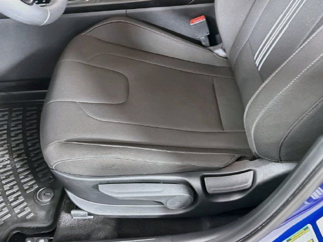 Used 2025 Hyundai Elantra Sport FWD image 23