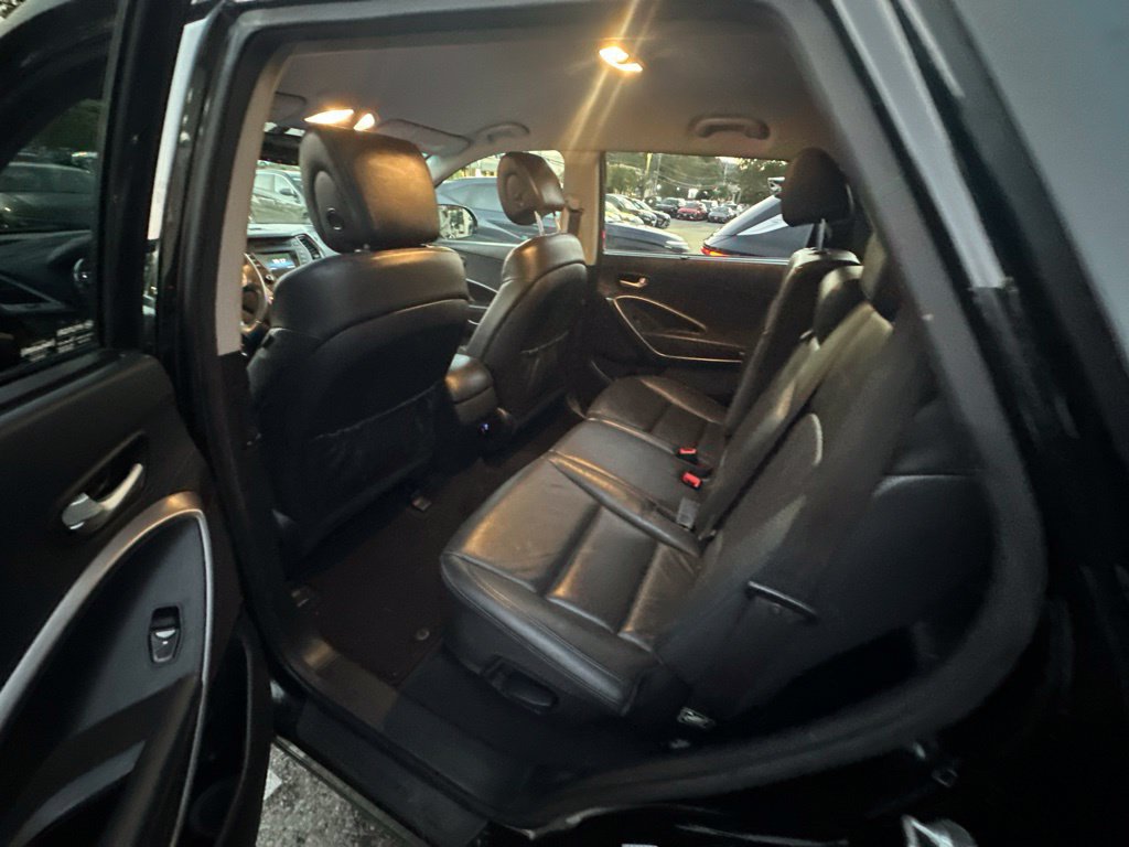 Used 2016 Hyundai Santa Fe SE w/ Option Group 02 AWD/4WD image 21