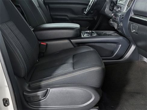 Used 2019 Nissan Titan SV w/ SV Convenience Package image 30