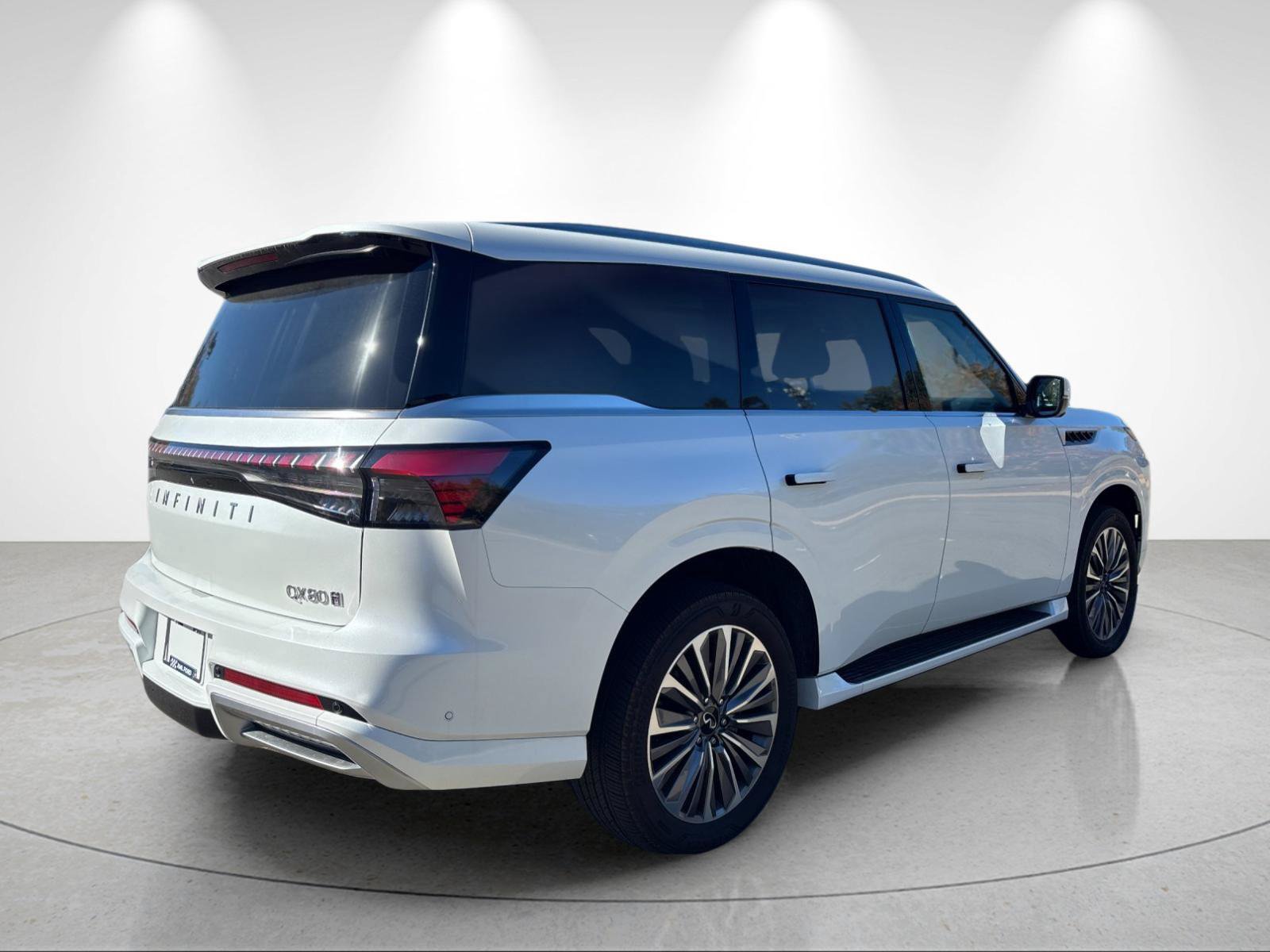 Used 2025 INFINITI QX80 Luxe AWD/4WD image 5