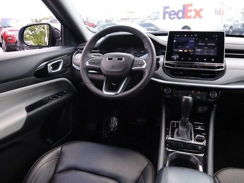 Used 2025 Jeep Compass Limited AWD/4WD image 21