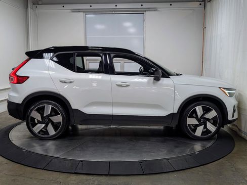 Used 2023 Volvo XC40 Recharge Ultimate w/ Protection Package Premier image 10