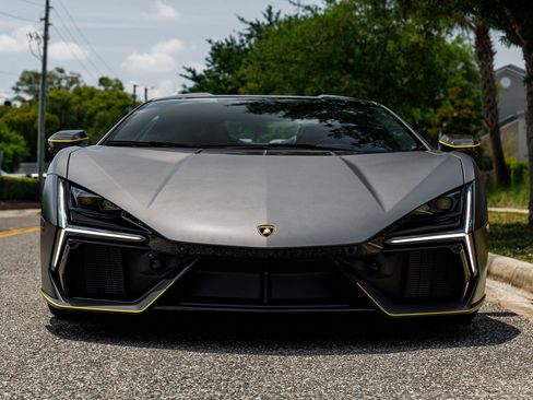 Used 2025 Lamborghini Revuelto AWD/4WD image 6