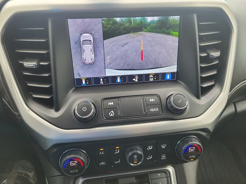Used 2023 GMC Acadia SLT w/ Technology Package AWD/4WD image 27