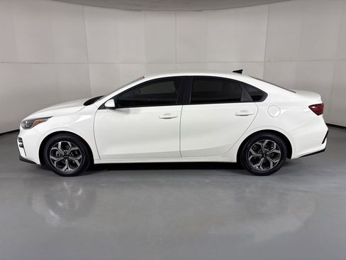 Used 2020 Kia Forte LXS FWD image 5