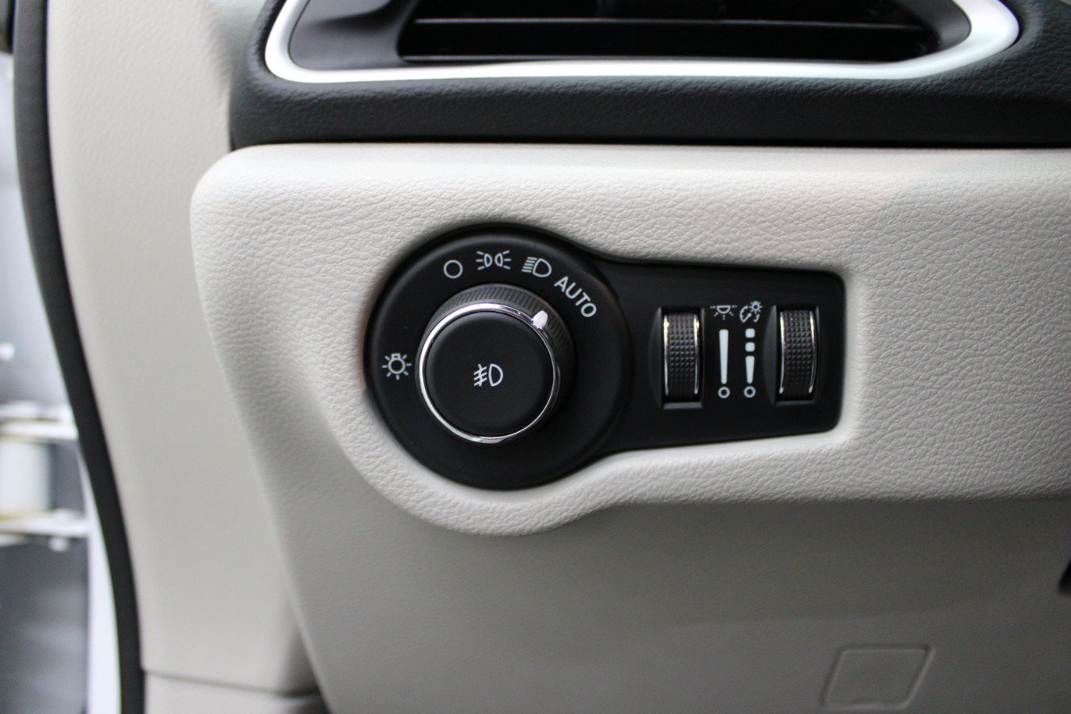Used 2022 Chrysler Pacifica Touring-L FWD image 20