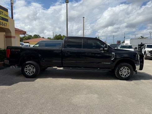 Used 2019 Ford F250 4x4 SuperCrew Lariat w/ Camper Package image 7