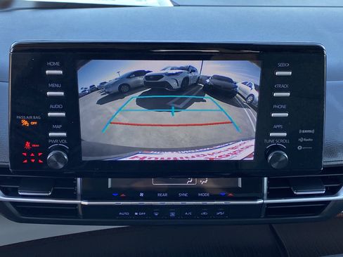 Certified 2024 Toyota Sienna LE image 24