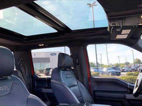 Used 2018 Ford F150 Raptor w/ Equipment Group 802A Luxury AWD/4WD image 14