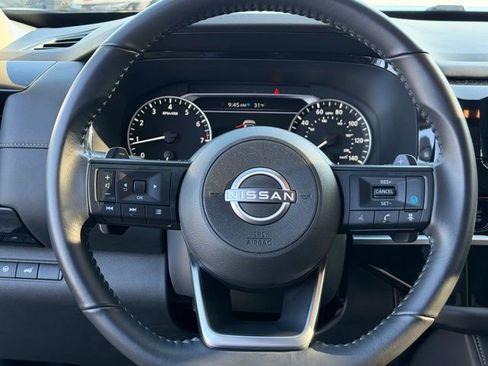 Used 2025 Nissan Pathfinder SV image 15