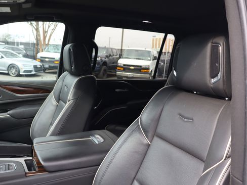 Used 2021 Cadillac Escalade ESV Premium Luxury image 20
