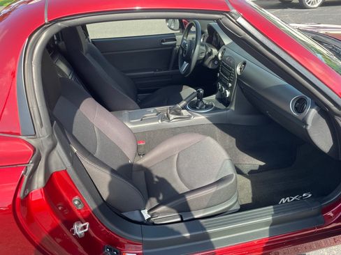 Used 2009 MAZDA MX-5 Miata Touring w/ Suspension Pkg RWD image 19