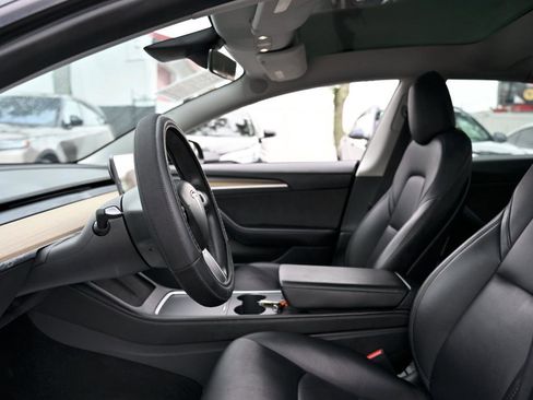 Used 2022 Tesla Model 3 Standard Range image 7