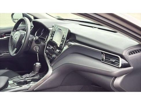 Used 2022 Toyota Camry SE FWD image 30