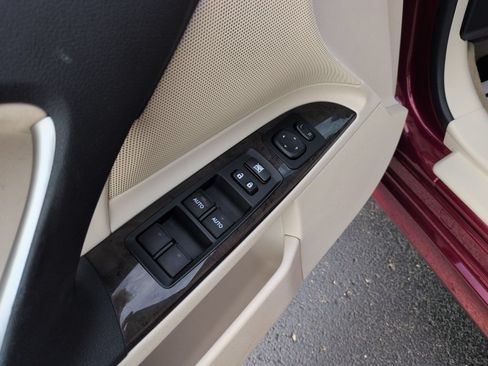 Used 2010 Lexus IS 250C RWD image 11