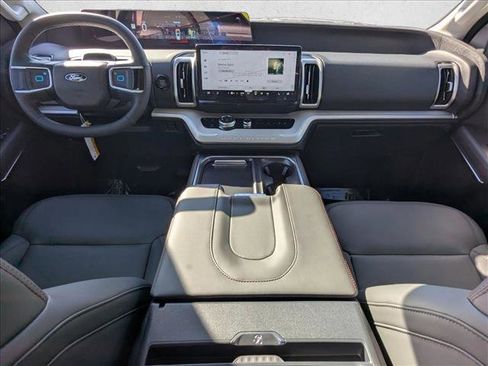 New 2025 Ford Expedition Max Active image 14