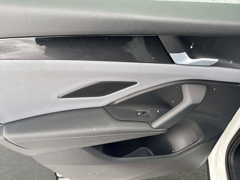 New 2026 Volkswagen Tiguan SE image 11