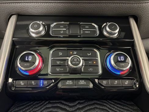 Used 2023 GMC Yukon Denali w/ Max Trailering Package AWD/4WD image 27
