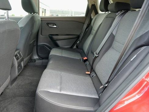 Used 2023 Nissan Rogue SV image 11