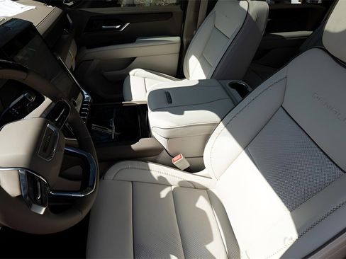 New 2026 GMC Yukon XL Denali w/ Denali Reserve Package image 9