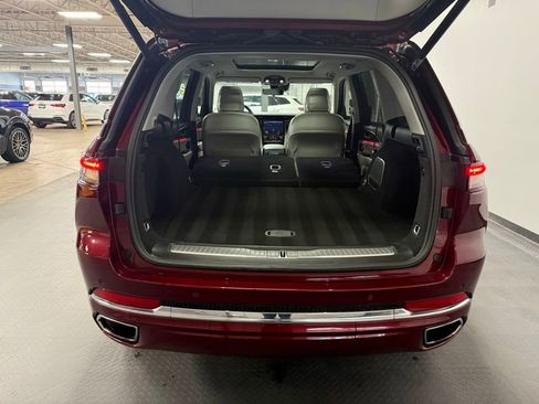 Used 2022 Jeep Grand Cherokee Overland w/ Advanced Protech Group III AWD/4WD image 23