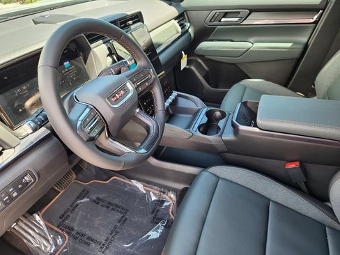 New 2027 GMC Terrain AT4 w/ Convenience Package III AWD/4WD image 8