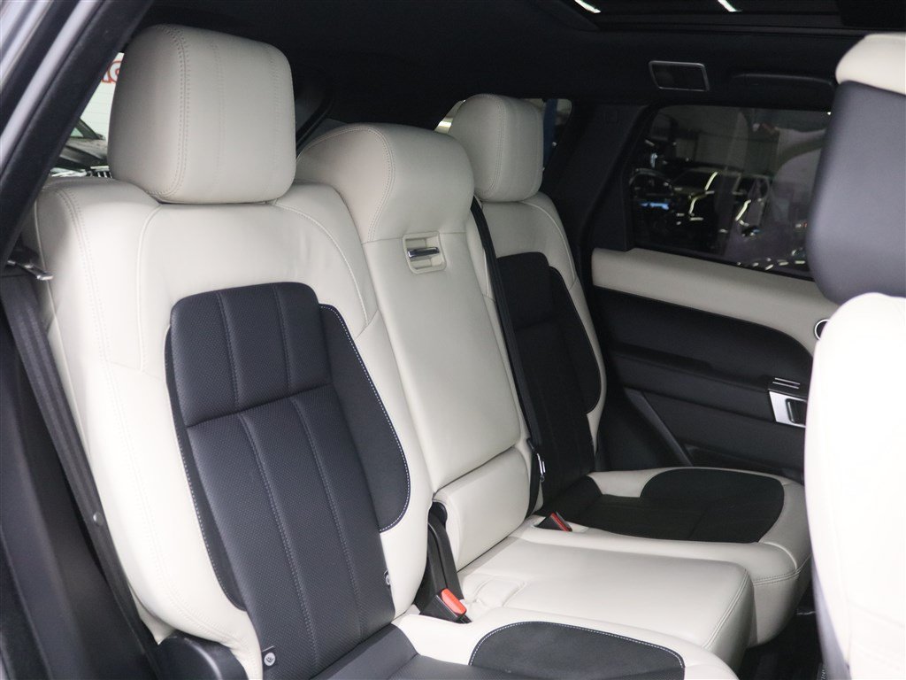 Used 2020 Land Rover Range Rover Sport HST AWD/4WD image 23