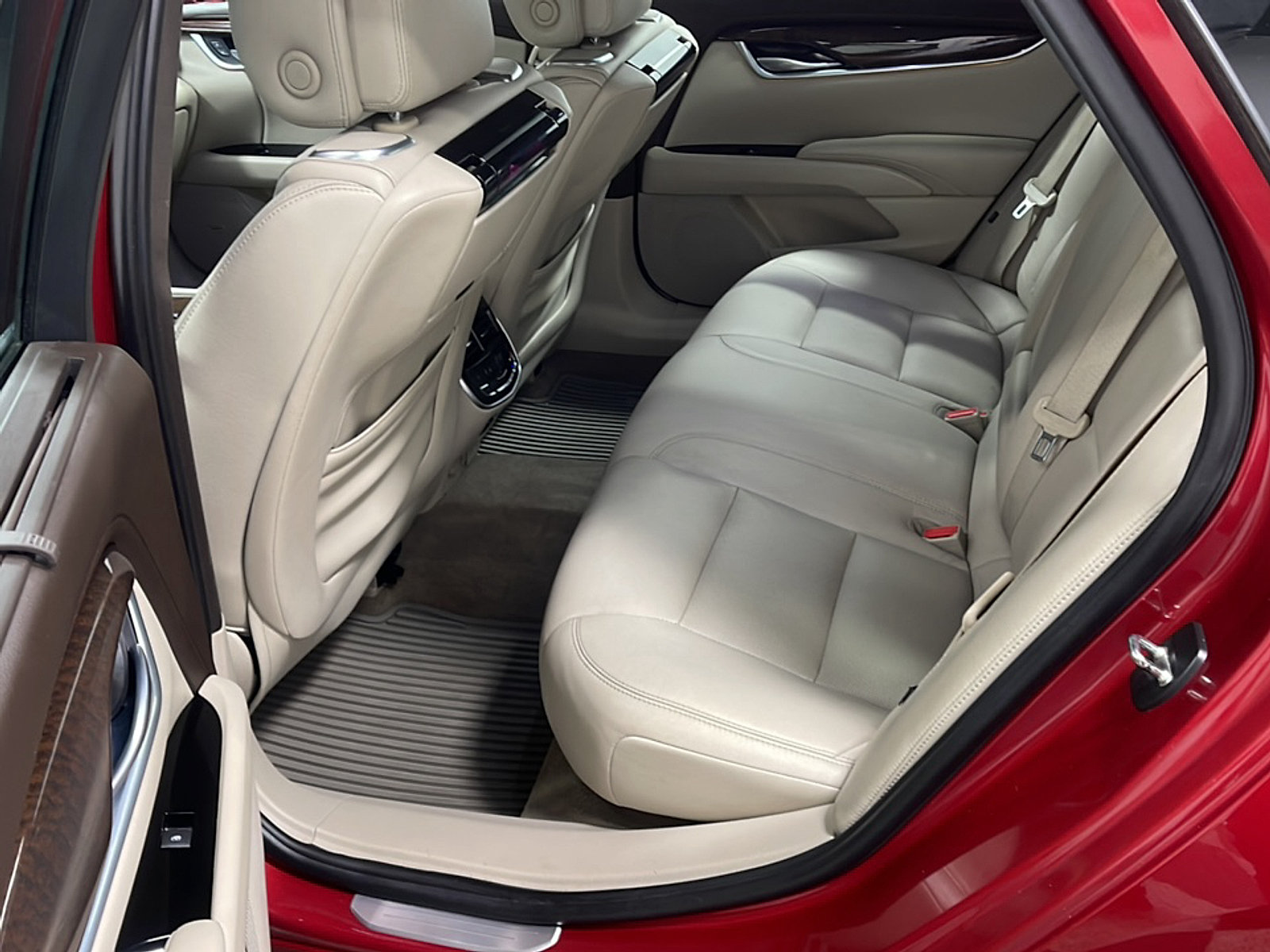 Used 2014 Cadillac XTS Premium w/ Driver Assist Package FWD image 15