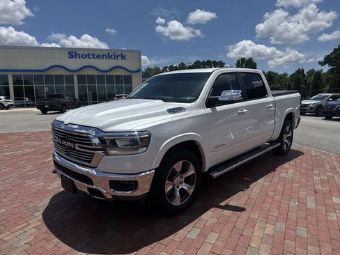 Used 2019 RAM 1500 Laramie AWD/4WD image 1