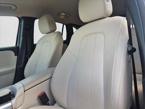 Used 2022 Mercedes-Benz GLA 250 4MATIC image 6