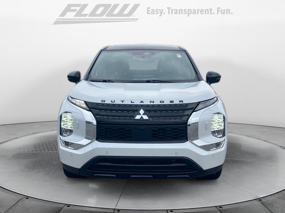 Used 2023 Mitsubishi Outlander SEL AWD/4WD image 3