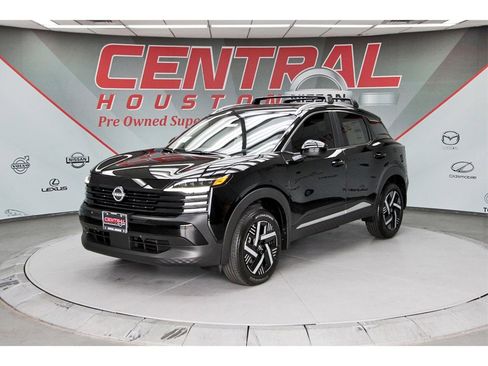 New 2026 Nissan Kicks SV w/ SV Premium Package image 2