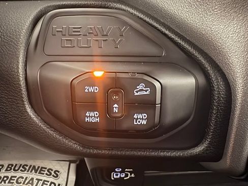 Used 2025 RAM 2500 Big Horn AWD/4WD image 31