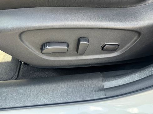 Used 2017 Nissan Rogue SL w/ SL Premium Package FWD image 15