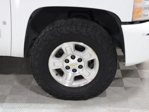 Used 2007 Chevrolet Silverado 1500 LT w/ 2LT Audio Package AWD/4WD image 36