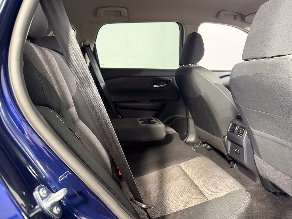 Used 2025 Nissan Rogue SV FWD image 20