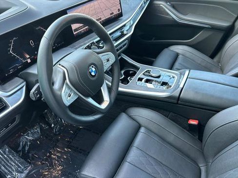 Used 2025 BMW X7 xDrive40i AWD/4WD image 9